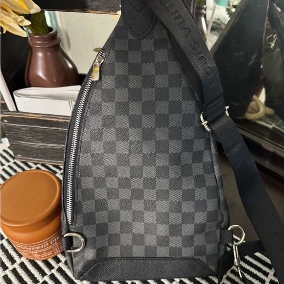 Checkered Gray Sling Bag - Picture 2 of 2